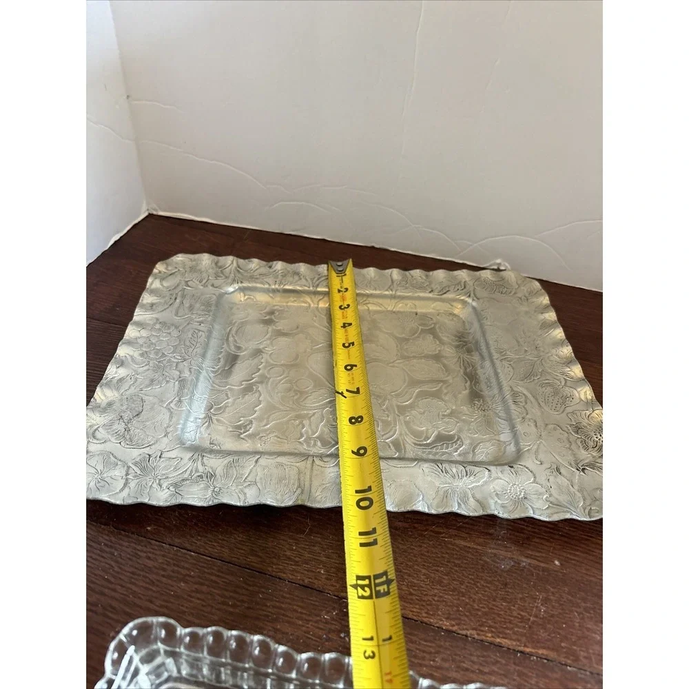 VTG‎ Hand Finished Aluminum Serving Tray Fruit Dogwood Glass Divided Insert, Lid